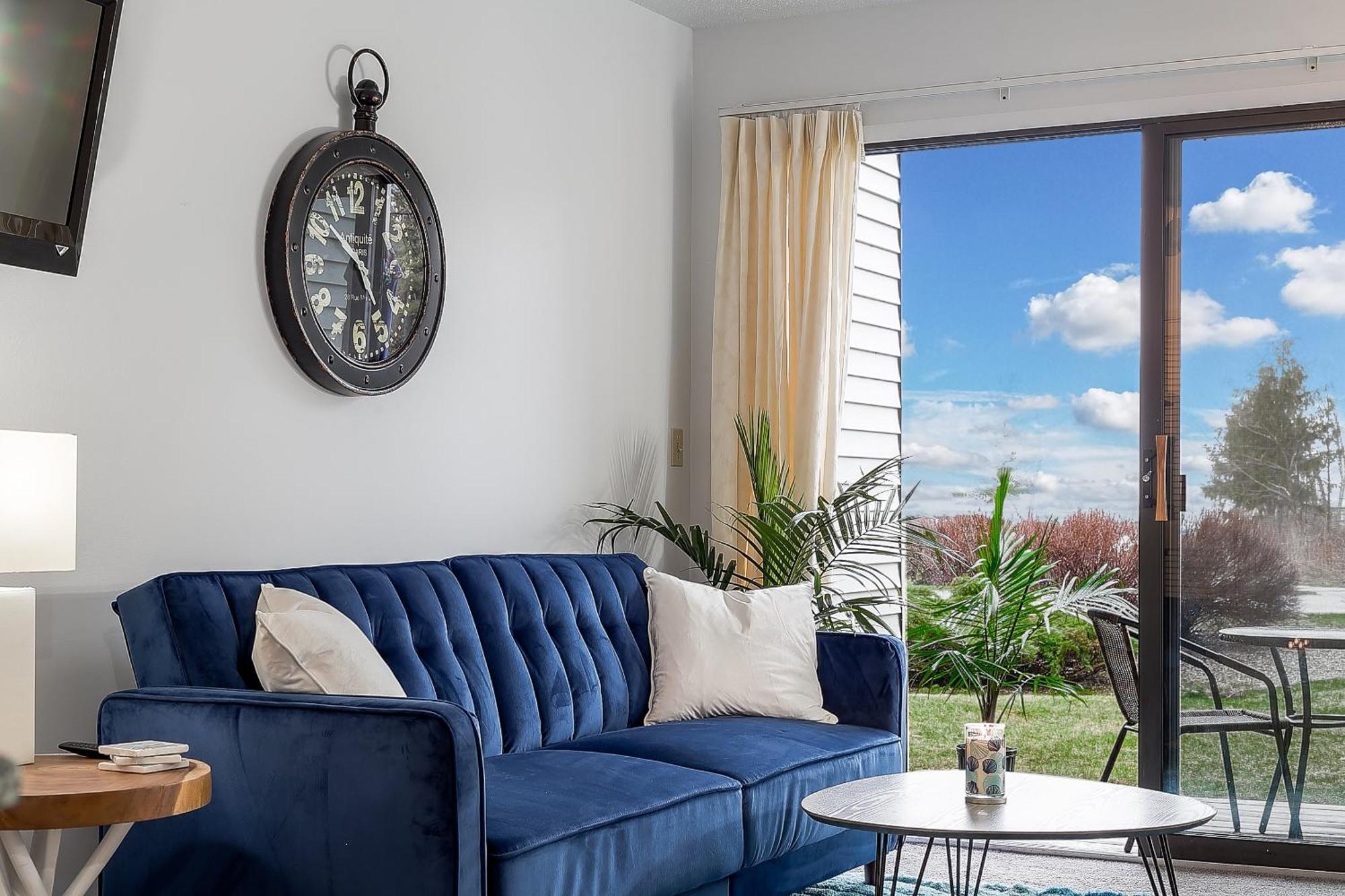 Beautiful Lake View Studio Condo At The Shores Traverse City Exteriör bild
