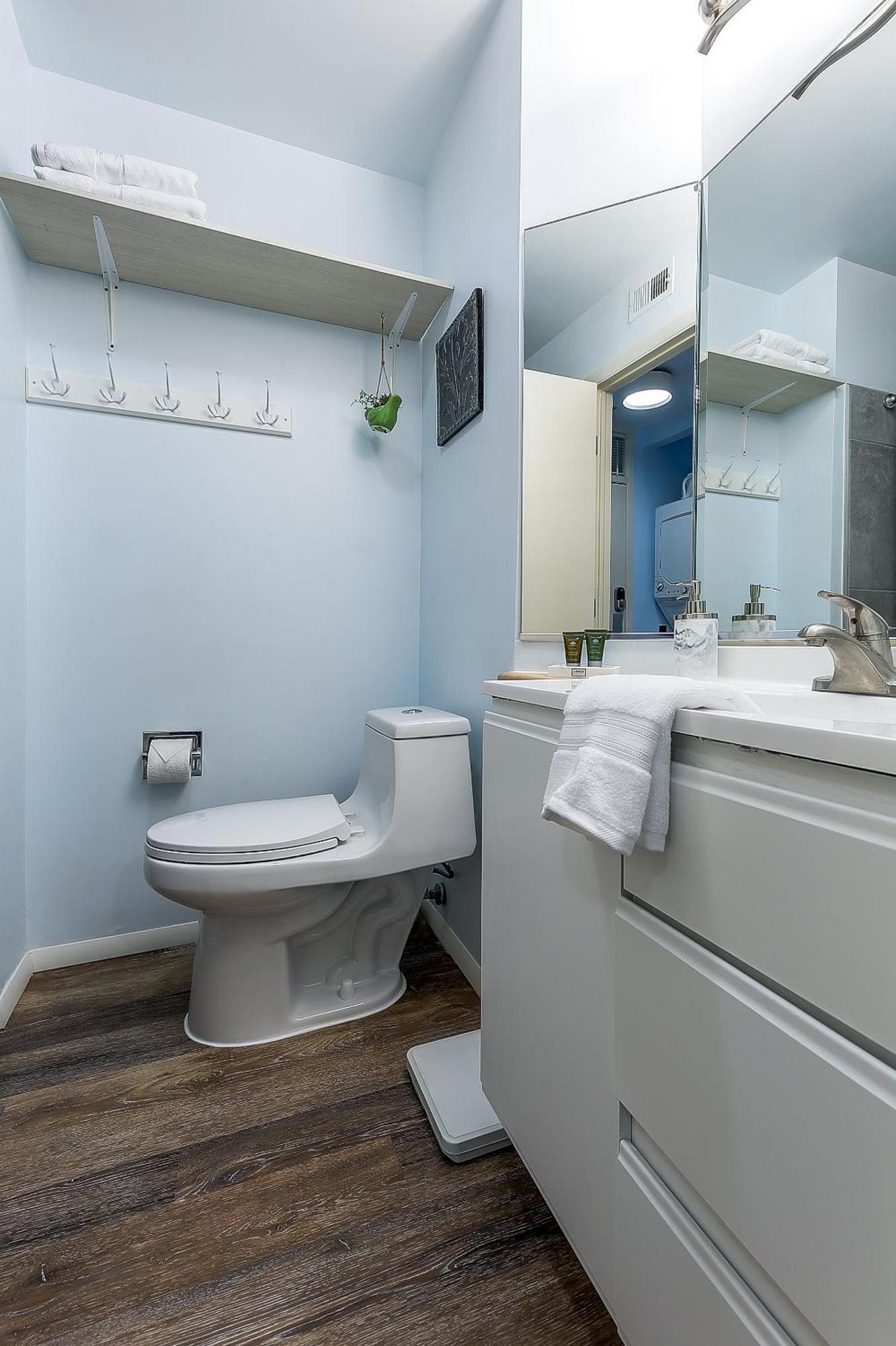 Beautiful Lake View Studio Condo At The Shores Traverse City Exteriör bild